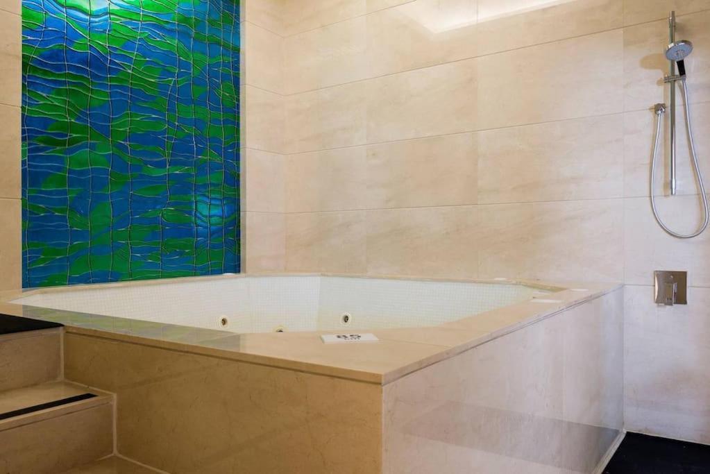 Versace Tower Luxury Suites - Downtown Beirut Exterior foto